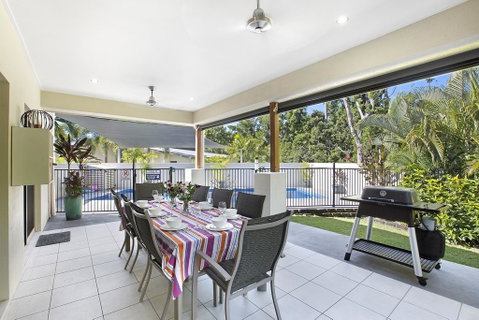Tropical Private Holiday House With Pool - Australia Accommodation 3