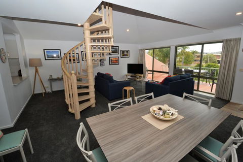 TUSCANY 10 - Australia Accommodation 2