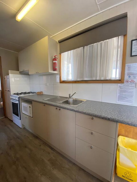 Twin Dolphins Holiday Park - Australia Accommodation 3