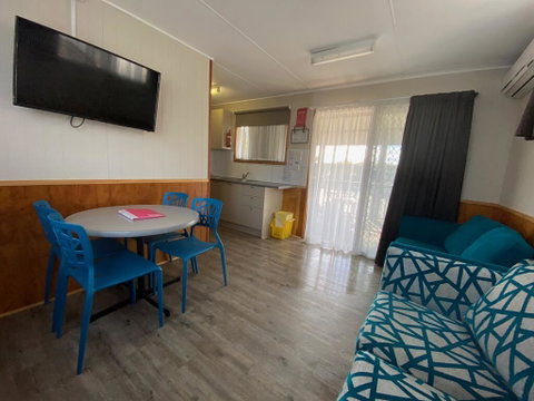 Twin Dolphins Holiday Park - Australia Accommodation 2