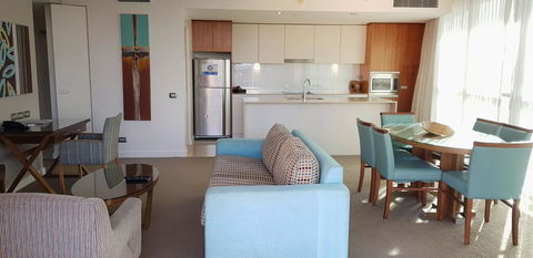 U212 Elston Grandsurf Resort - Australia Accommodation 2