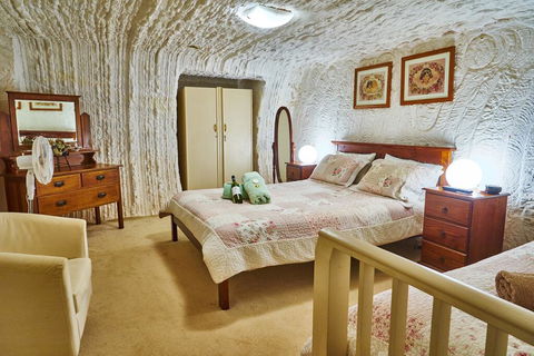 Underground Bed & Breakfast - Australia Accommodation 2