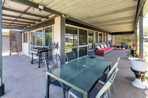 Unique Getaway 300m To Bribie Foreshore, Bongaree - Australia Accommodation 1