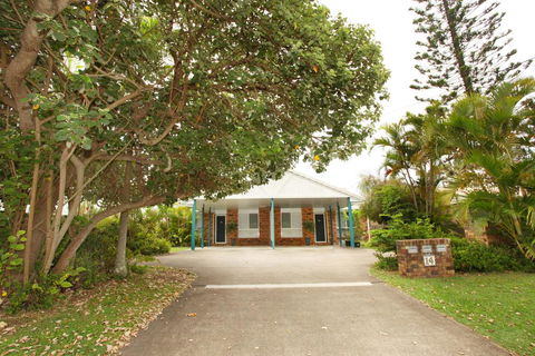 Unit 1/14 Tamarindus Street Marcoola Beach, Pet Friendly, 300 BOND, Linen Supplied - Australia Accommodation 0
