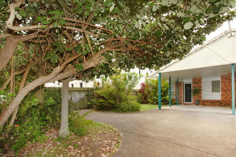Unit 1/14 Tamarindus Street Marcoola Beach, Pet Friendly, 300 BOND, Linen Supplied - Australia Accommodation 1