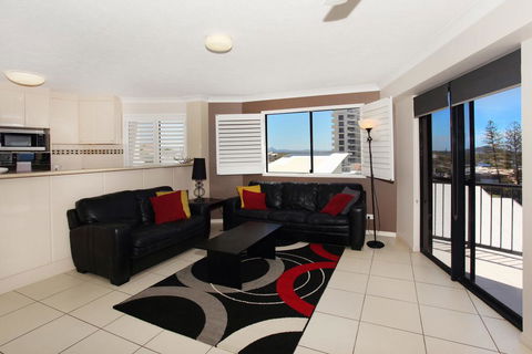 Unit 10, The Rocks, 1746 David Low Way, Coolum Beach - 500 BOND - Australia Accommodation 3