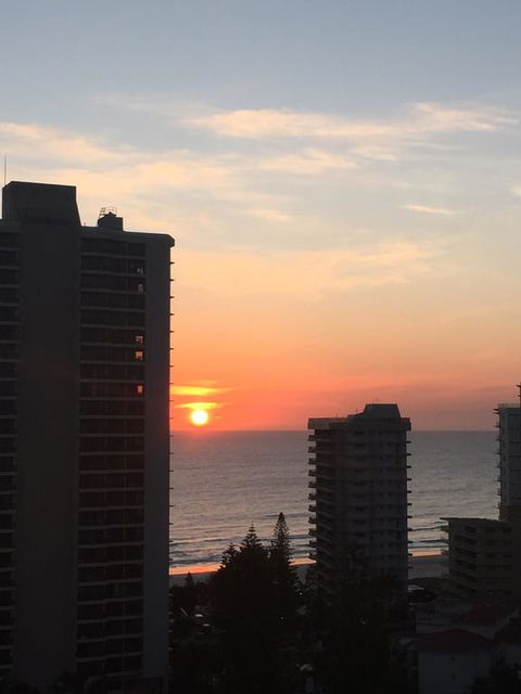 Upmarket Resort At Beach Surfers Paradise URGC - Australia Accommodation 2
