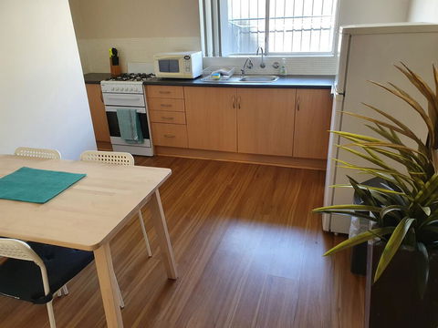 Value 2 Bed Villa Close To QEH + Airport + City + Beach - Australia Accommodation 3