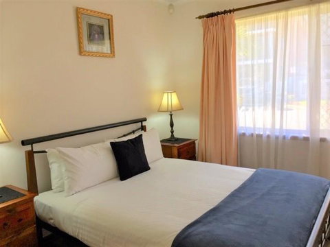 Victoria Park Villa 2 - Australia Accommodation 3