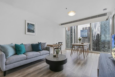 Views And Hotel-style Extras In A Great Location - Australia Accommodation 2