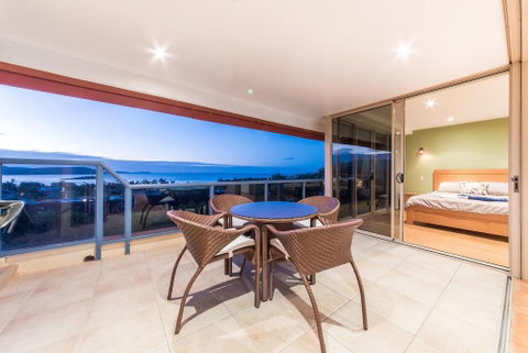 VIEWS ON ELSHEBY - Australia Accommodation 2