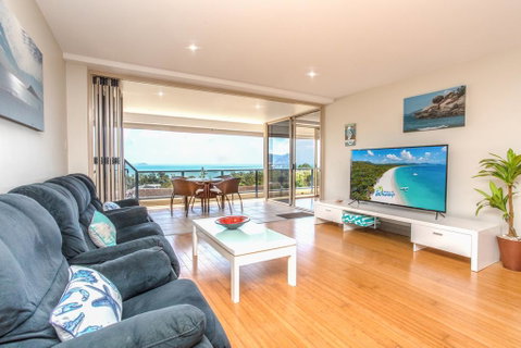 VIEWS ON ELSHEBY - Australia Accommodation 0