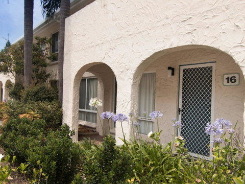 Villa Manyana 16 - Australia Accommodation 0