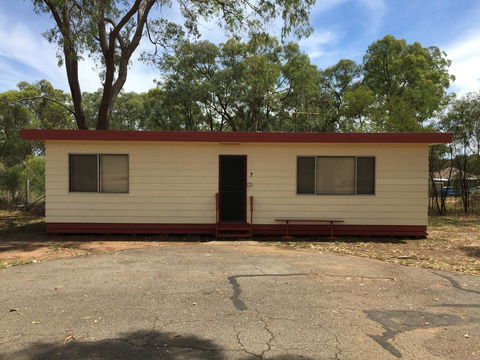 Wagon Wheel Motel & Units - Australia Accommodation 1