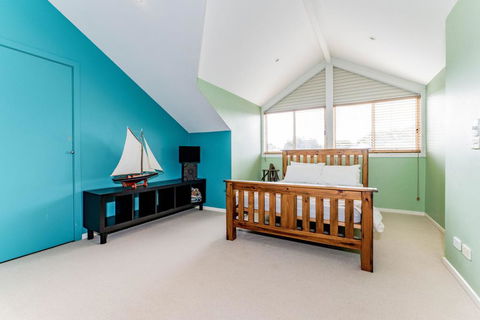 WALKIN' ON SUNSHINE - Australia Accommodation 2