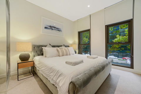 Walking To Darling Harbour, ICC,QVB, Shopping Mall - Australia Accommodation 3