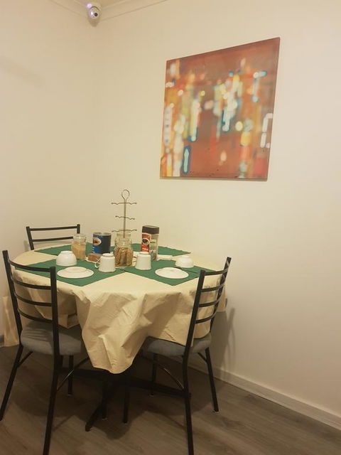 Warm Friendly Family Environment In Braybrook - Australia Accommodation 3