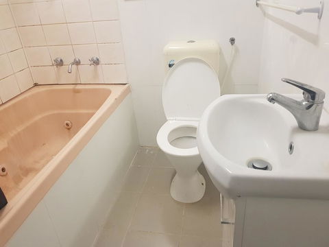 Warm Friendly Family Environment In Braybrook - Australia Accommodation 1