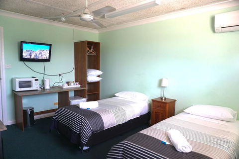 Warners Bay Hotel - Australia Accommodation 3