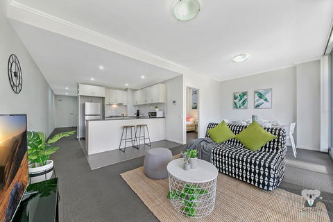 WARRICK FRAM 3 BEDS APT FREE PARKING WALK TO WESTFIELD CLOSE TO HOSPITAL NWF003 - Australia Accommodation 0