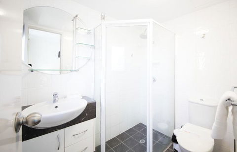 Warringa Surf Holiday Apartments - Australia Accommodation 0