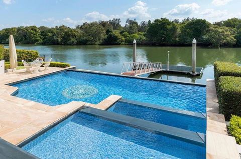 Waterfront Home / Amazing Place To Be - Australia Accommodation 3