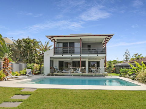 WATERFRONT HOME BORDERING MOOLOOLABA - Australia Accommodation 0