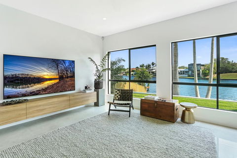 Waterfront Wonder, Noosa Waters - Australia Accommodation 3