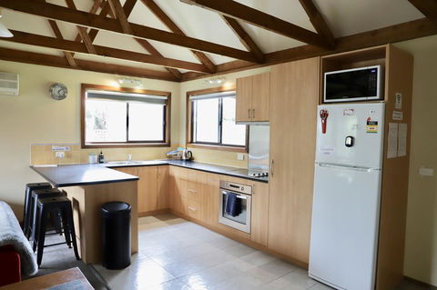 Red Ceder Cottage - Great Ocean Road - Port Campbell - Australia Accommodation 11