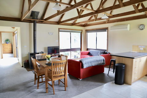 Red Ceder Cottage - Great Ocean Road - Port Campbell - Australia Accommodation 12