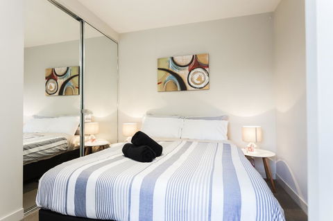 Complete Host 50 Claremont St Apartments - Australia Accommodation 15