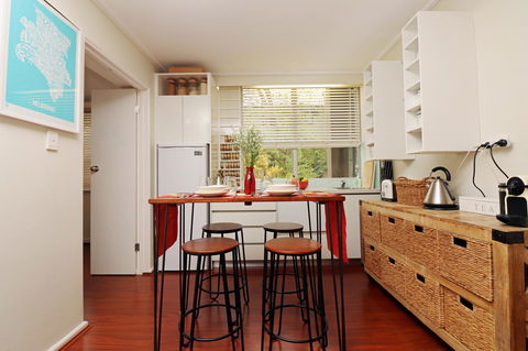 Colour Pop Fitzroy - 3 Bedroom Pet Friendly - Australia Accommodation 3