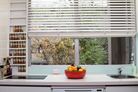 Colour Pop Fitzroy - 3 Bedroom Pet Friendly - Australia Accommodation 24