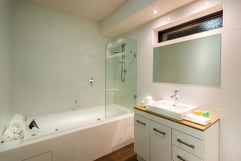 Crest On Barkly Serviced Apartments - Australia Accommodation 5