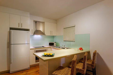 Crest On Barkly Serviced Apartments - Australia Accommodation 3