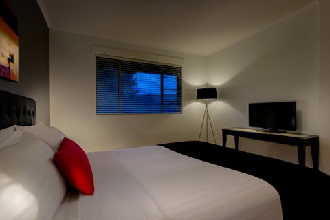 Crest On Barkly Serviced Apartments - Australia Accommodation 10