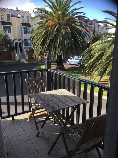 At The Beach Apartments - Australia Accommodation 10