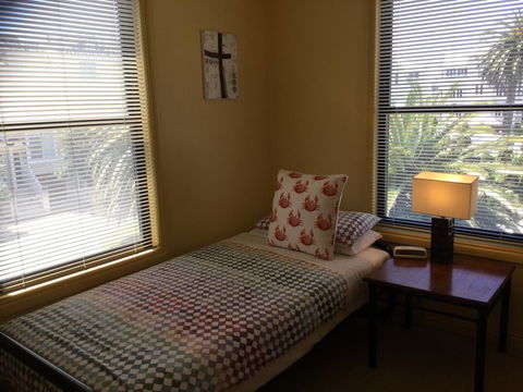 At The Beach Apartments - Australia Accommodation 4