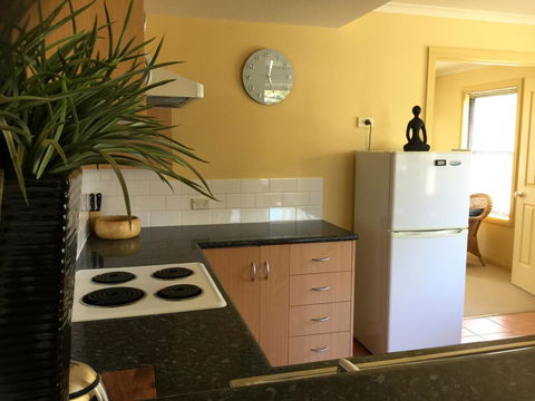 At The Beach Apartments - Australia Accommodation 7
