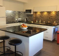 Austral Place 88 via Merri River - Australia Accommodation
