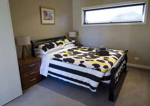 Corrugated Cottage - Australia Accommodation 20