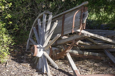 Corrugated Cottage - Australia Accommodation 13