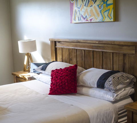 Corrugated Cottage - Australia Accommodation 18