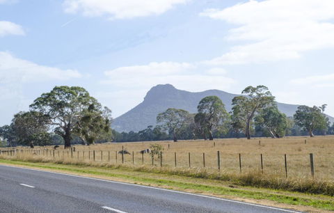 Corrugated Cottage - Australia Accommodation 3