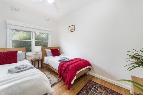 Hillside House - Australia Accommodation 5