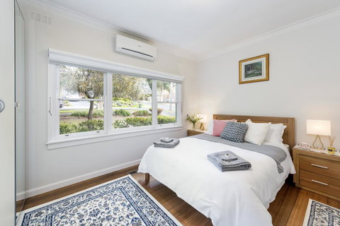 Hillside House - Australia Accommodation 6