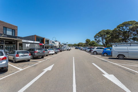 Blairgowrie Apartment 2 - On The Beach - Australia Accommodation 9
