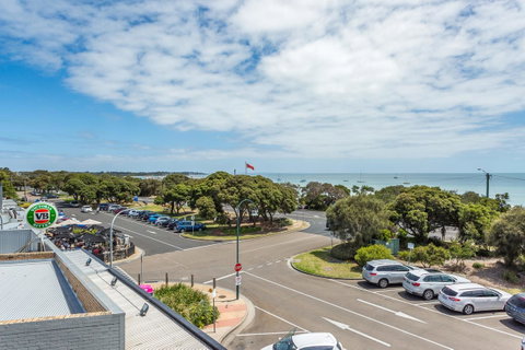 Blairgowrie Apartment 2 - On The Beach - Australia Accommodation 10