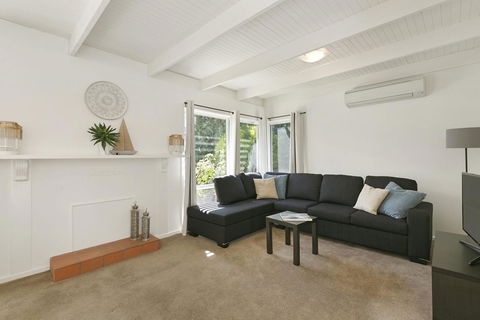 Mysa Anglesea Sleeps 7 WiFi SmartTV Cafes Shops - Australia Accommodation 2