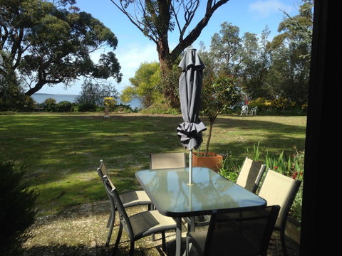 Swan Cove Beachfront - Australia Accommodation 15